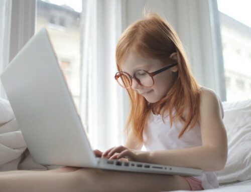 5 rizík, ktoré vášho pubertiaka v online priestore ohrozujú a 5 rád, aby bol v bezpečí