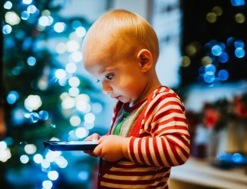 Kedy dať dieťaťu smartfón – dôležitý nie je vek! Odpovedzte si na týchto 5 otázok