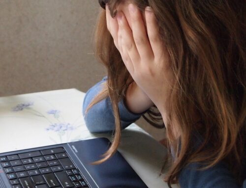 S príchodom umelej inteligencie prichádza aj nová vlna kyberšikany, ohrození sú najmä mladí